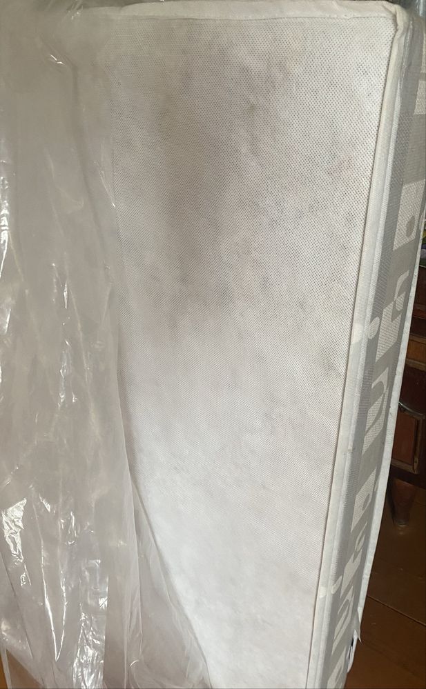 Продам два нових матраси.90/200