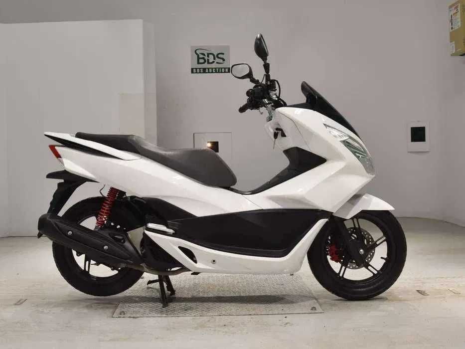 Купити максі скутер Honda PCX 150 KF18 в Арт Мото Суми, з документами