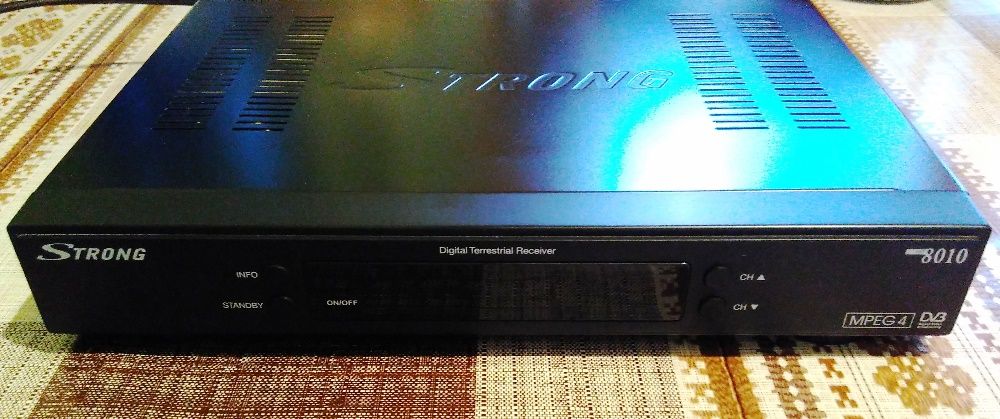 Продаю DVB-T цифровий ефірний ресивер ''Strong SRT 8010''