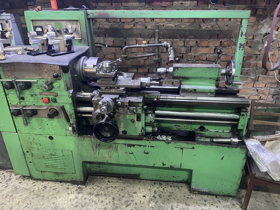 Токарний станок 16Б16КП