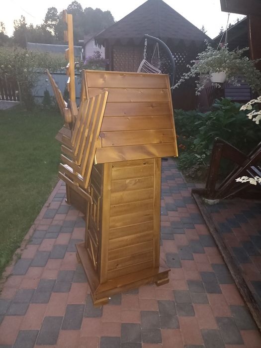 Декоративний вітряк, млин, криничка