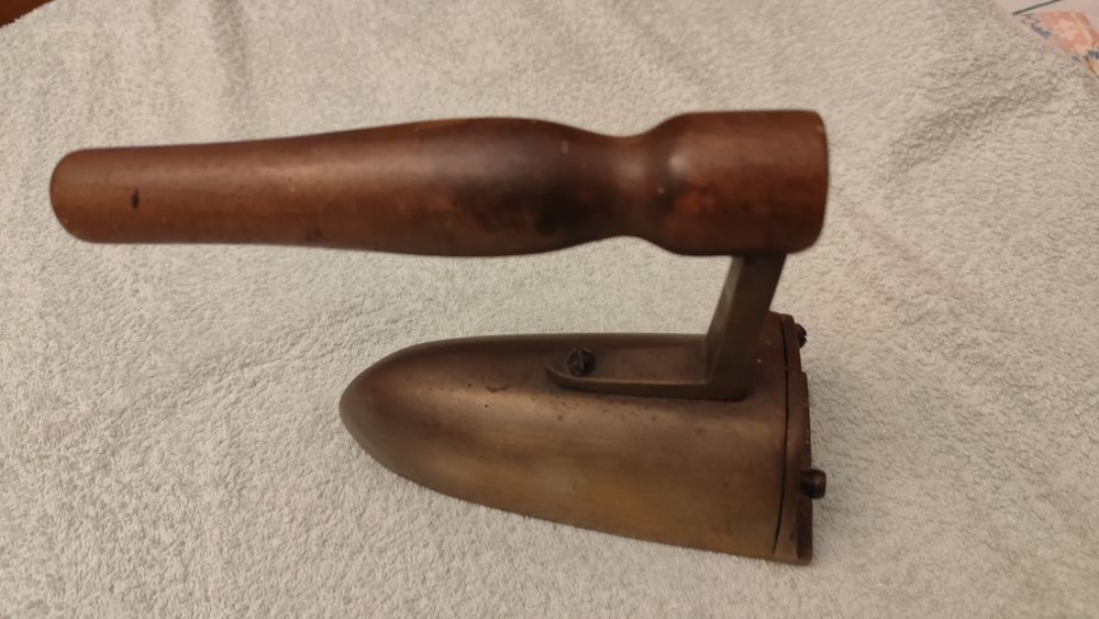 Żelazko mosiężne z duszą