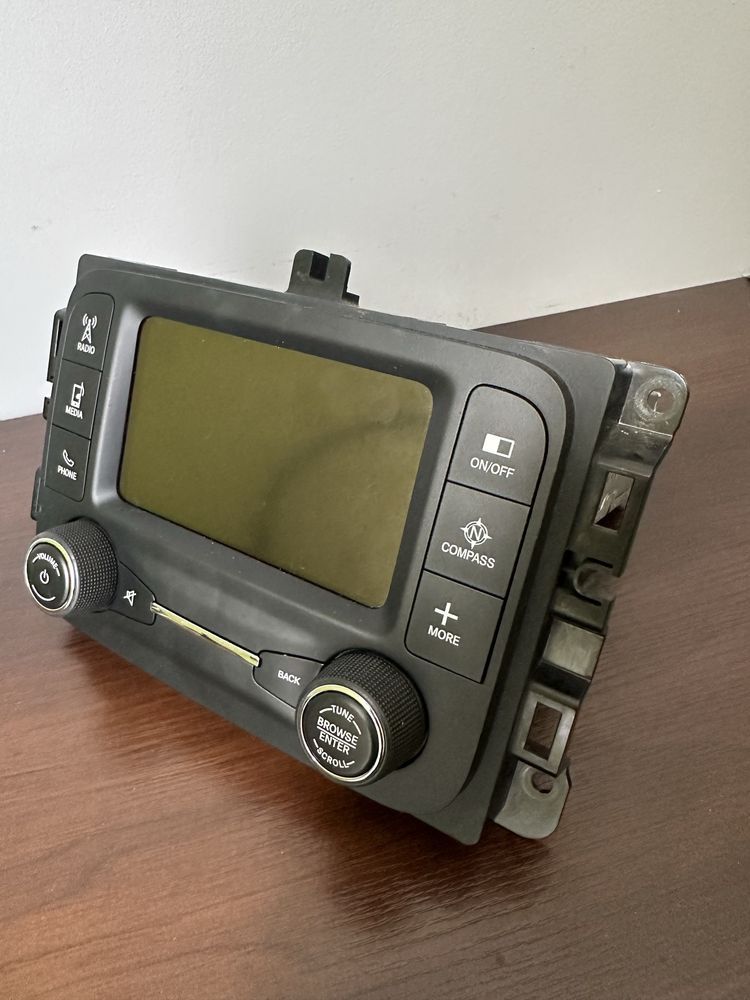 Wyświetlacz uConnect 5″ Jeep Renegade | Radio | Bluetooth |