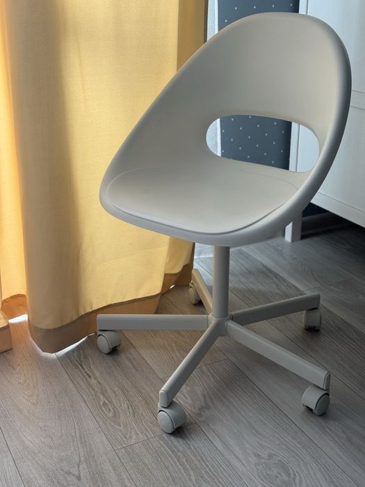 Поворотний стілець для офісу та дому IKEA