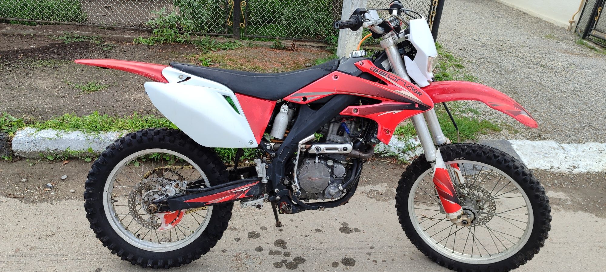 Продам Geon Dakar 250r
