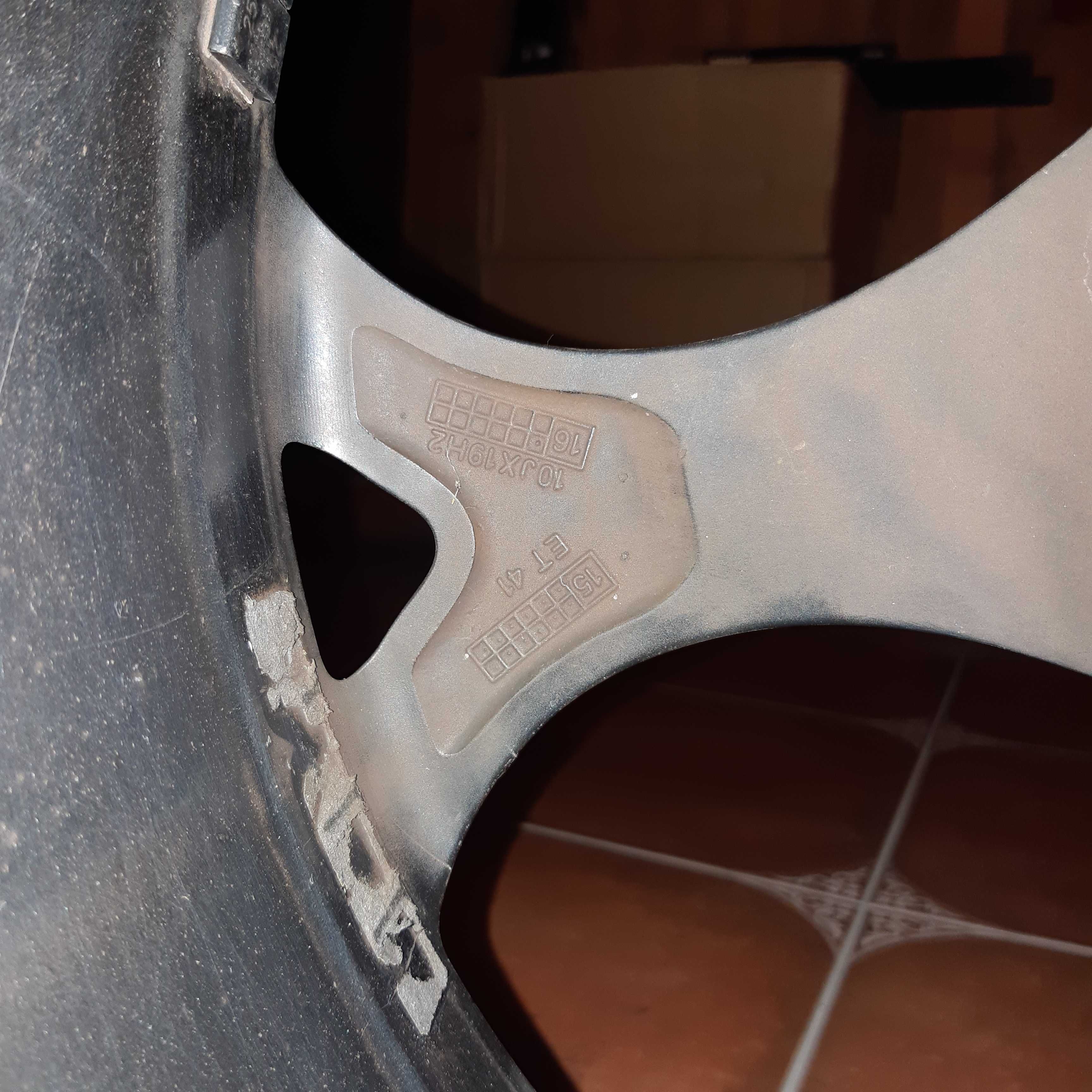 Tylne koło felga opona Giulia QV Quadrifoglio