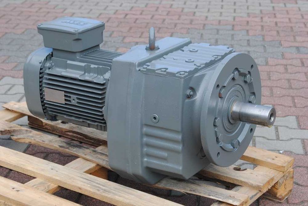 Motoreduktor kołnierzowy 7.5kw. 19obr./min.. Firmy SEW