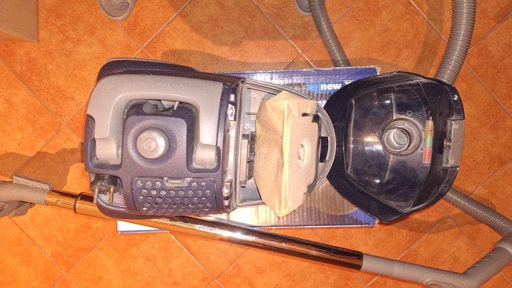 Electrolux XIO Z1034 odkurzacz workowy