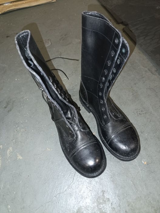 Botas militares com protetores
