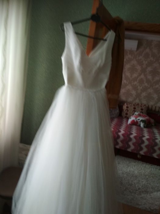Свадебное платье (надевалось 1 раз)