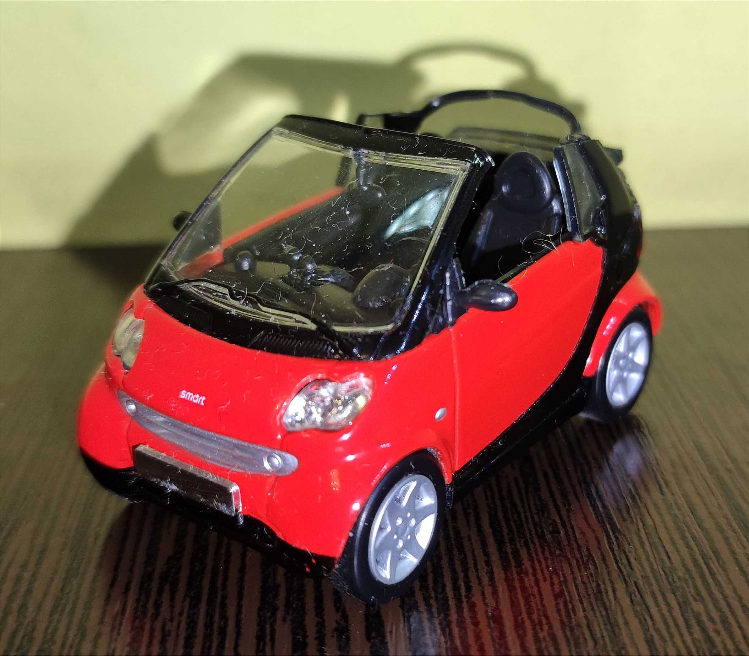 Модель Smart City Cabrio 2001 (1:43) Колекція Del prado