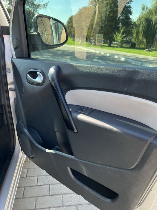 Авто Renault Kangoo 2014р.