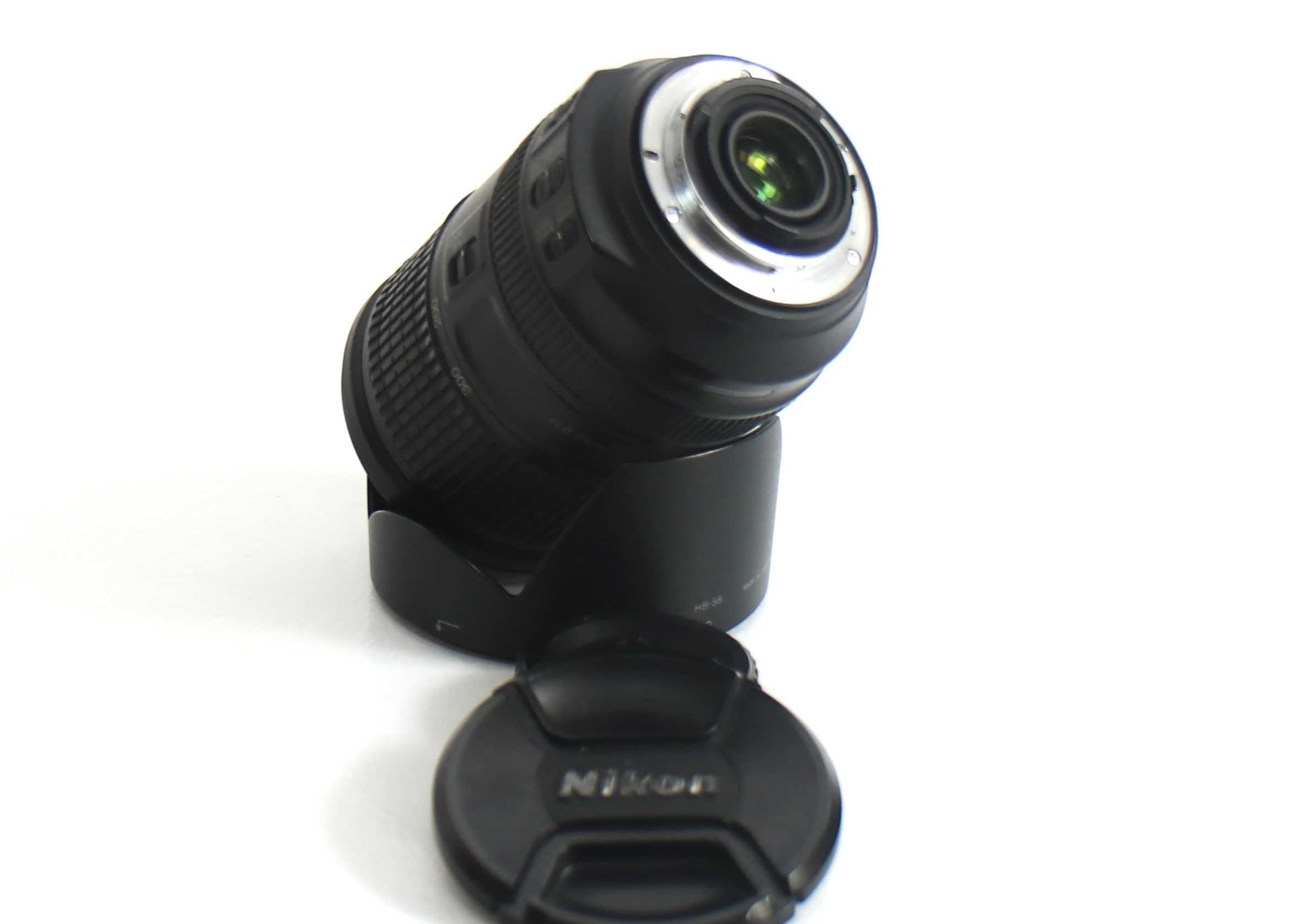 Lente Nikon AF-S 18-300mm DX ED G VR