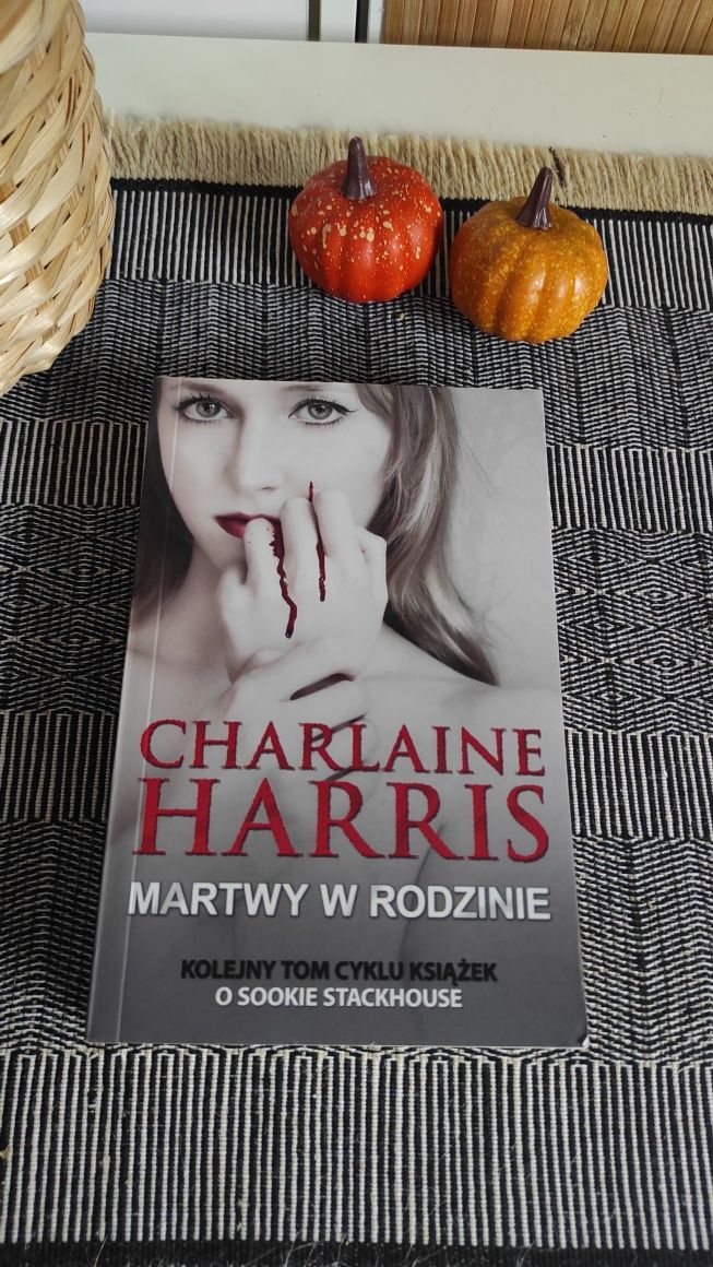 Martwy w rodzinie Charlaine Harris