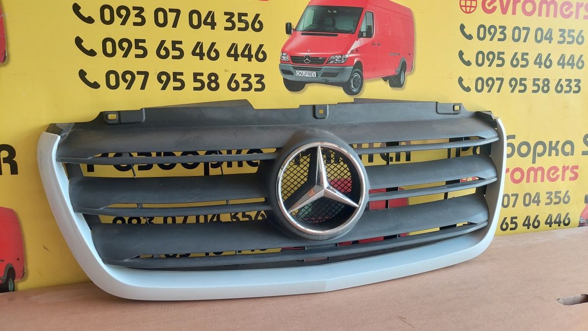 Передня решітка радіатора Mercedes Sprinter W907 w910 рестайлінг Б У