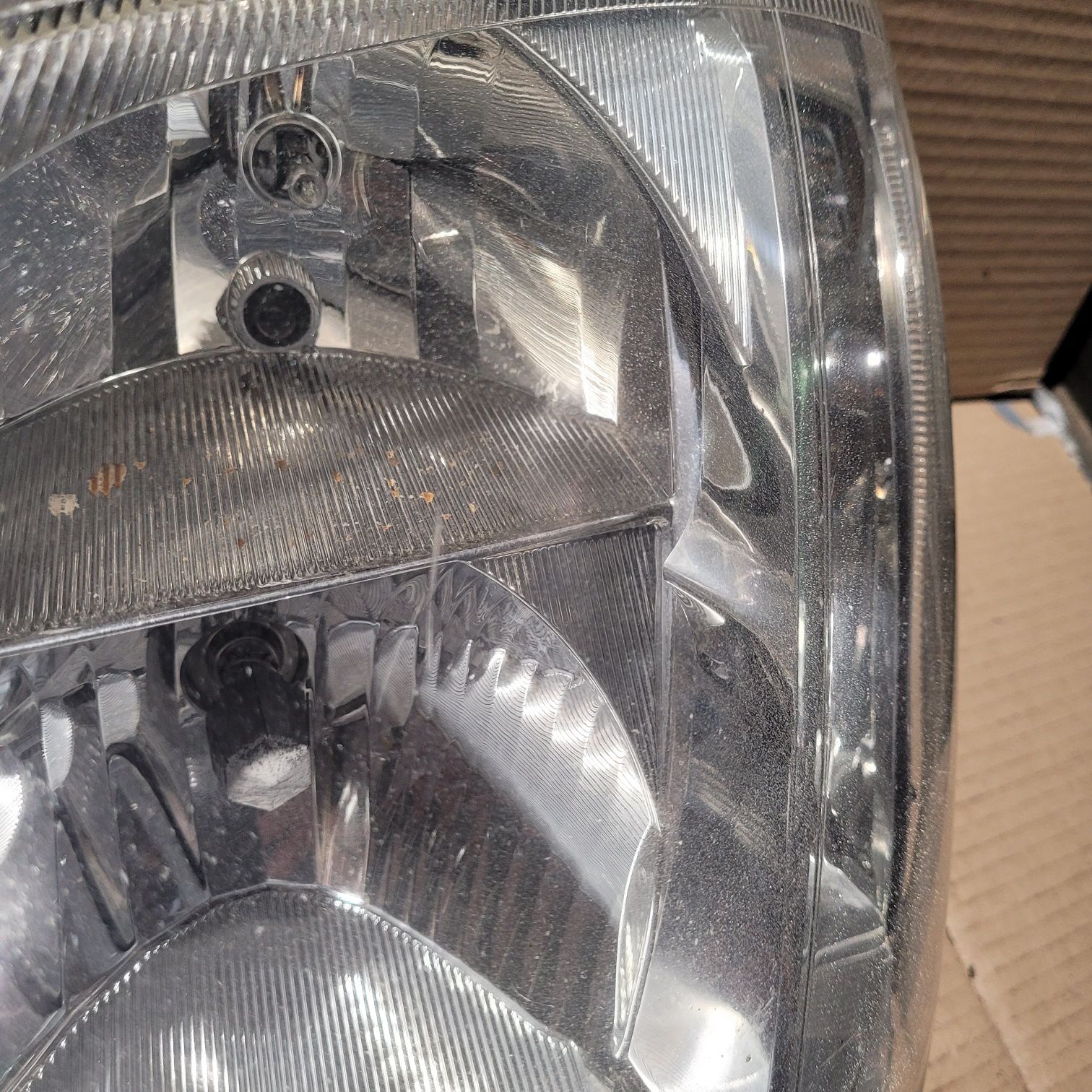 Lampa przód lewa opel Meriva A 2005r VALEO