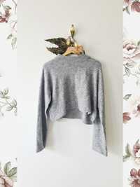 Szary, prążkowany sweter crop z szerszymi rękawami