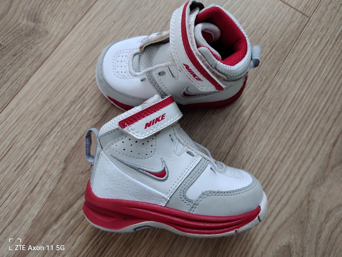 Dziecięce buty Nike rozmiar 19,5