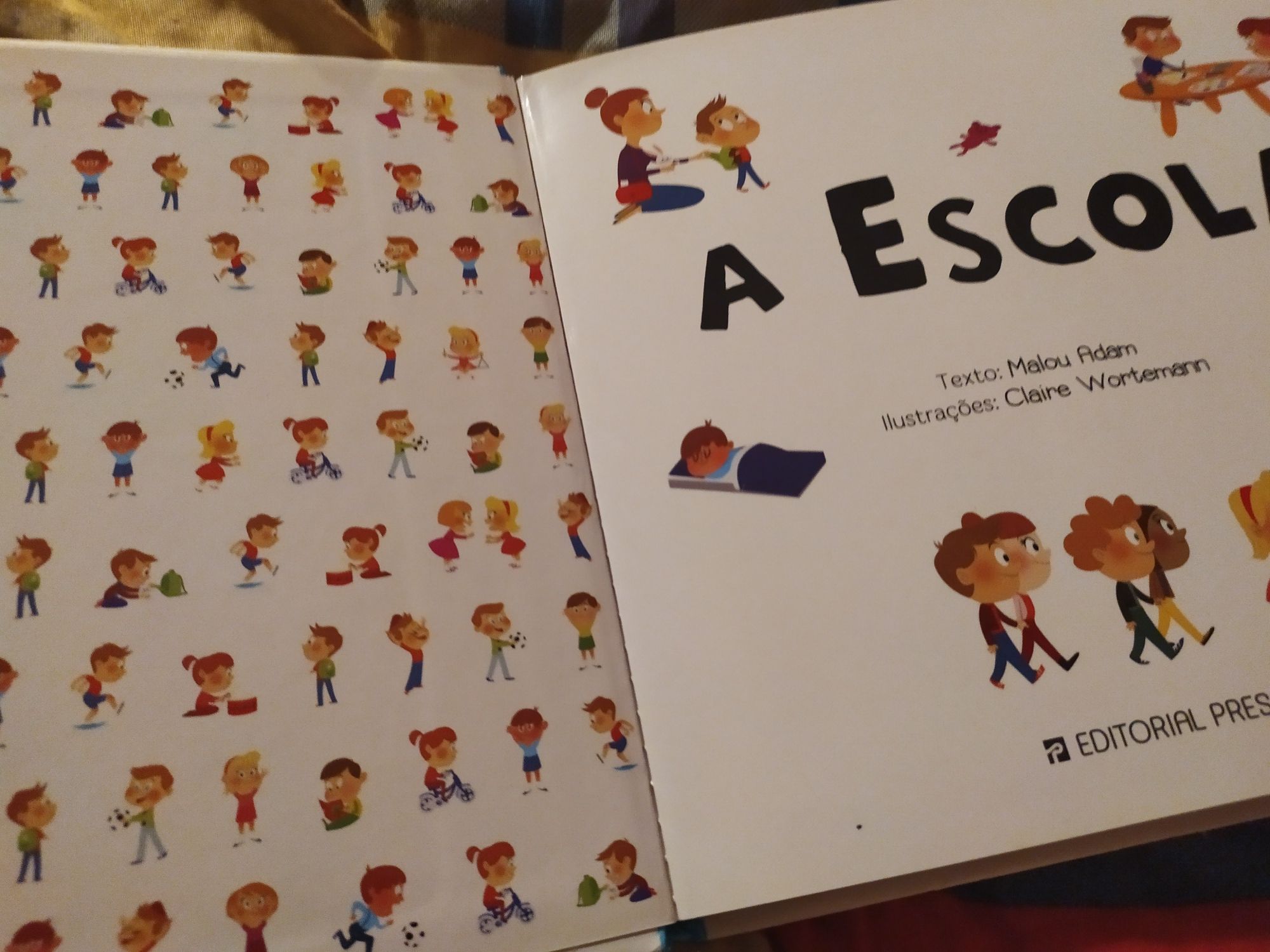 Livro crianças pequenas A Escola