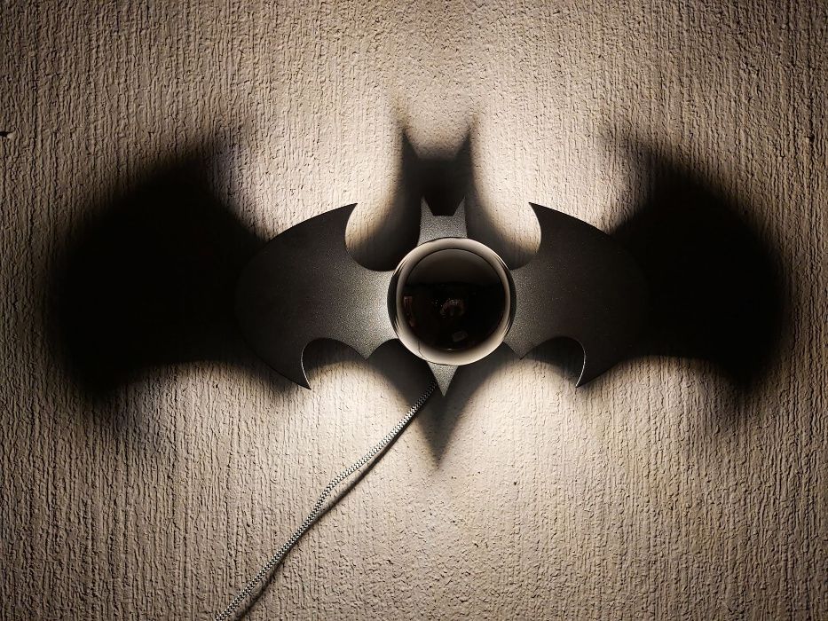 Lampka nocna kinkiet lampa cieniowa batman