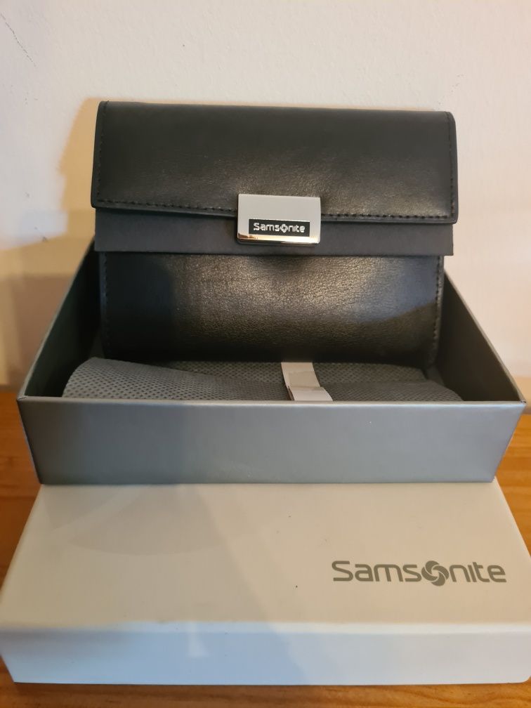 Cateira sra Samsonite, tenho várias para vender