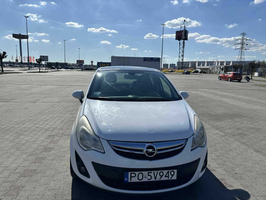Opel Corsa 1.4 Benzyna 2011 rok