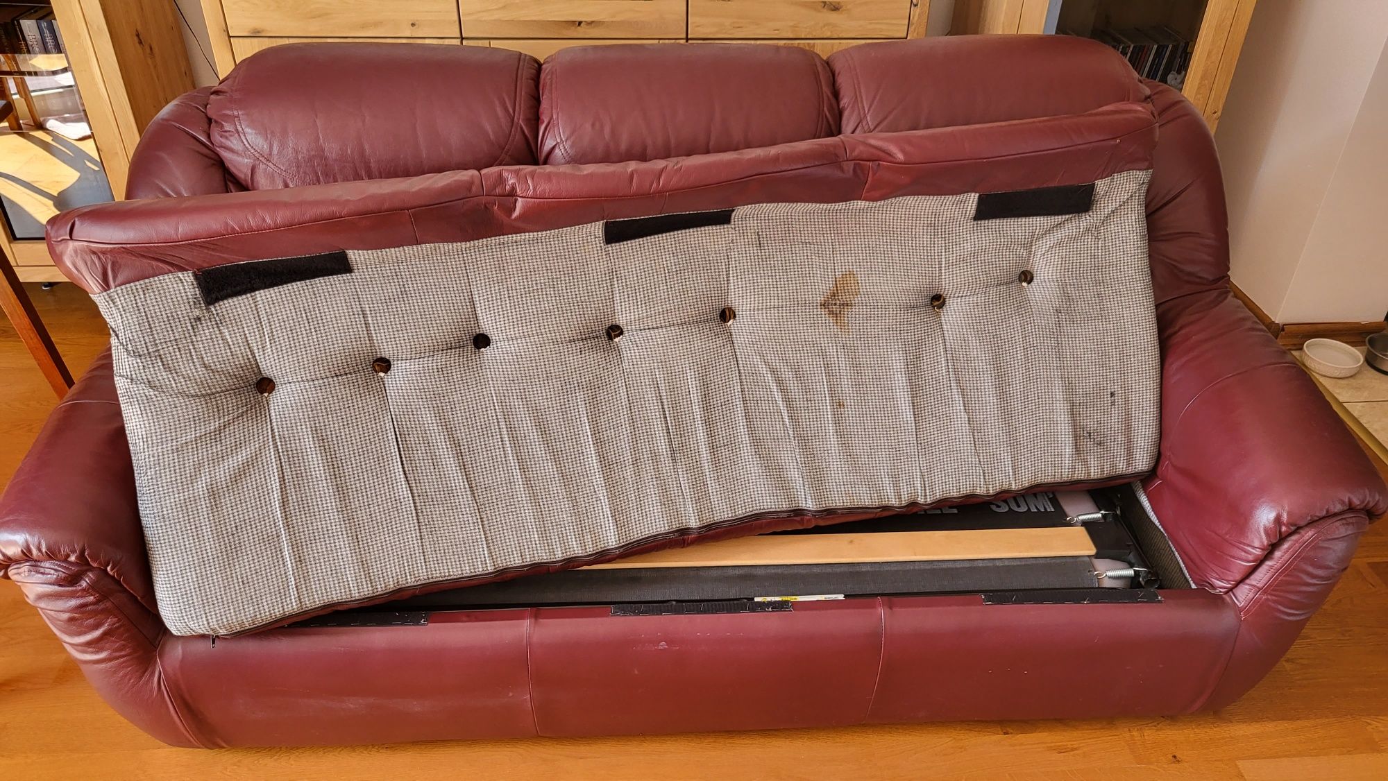 Skórzana kanapa rozkładana