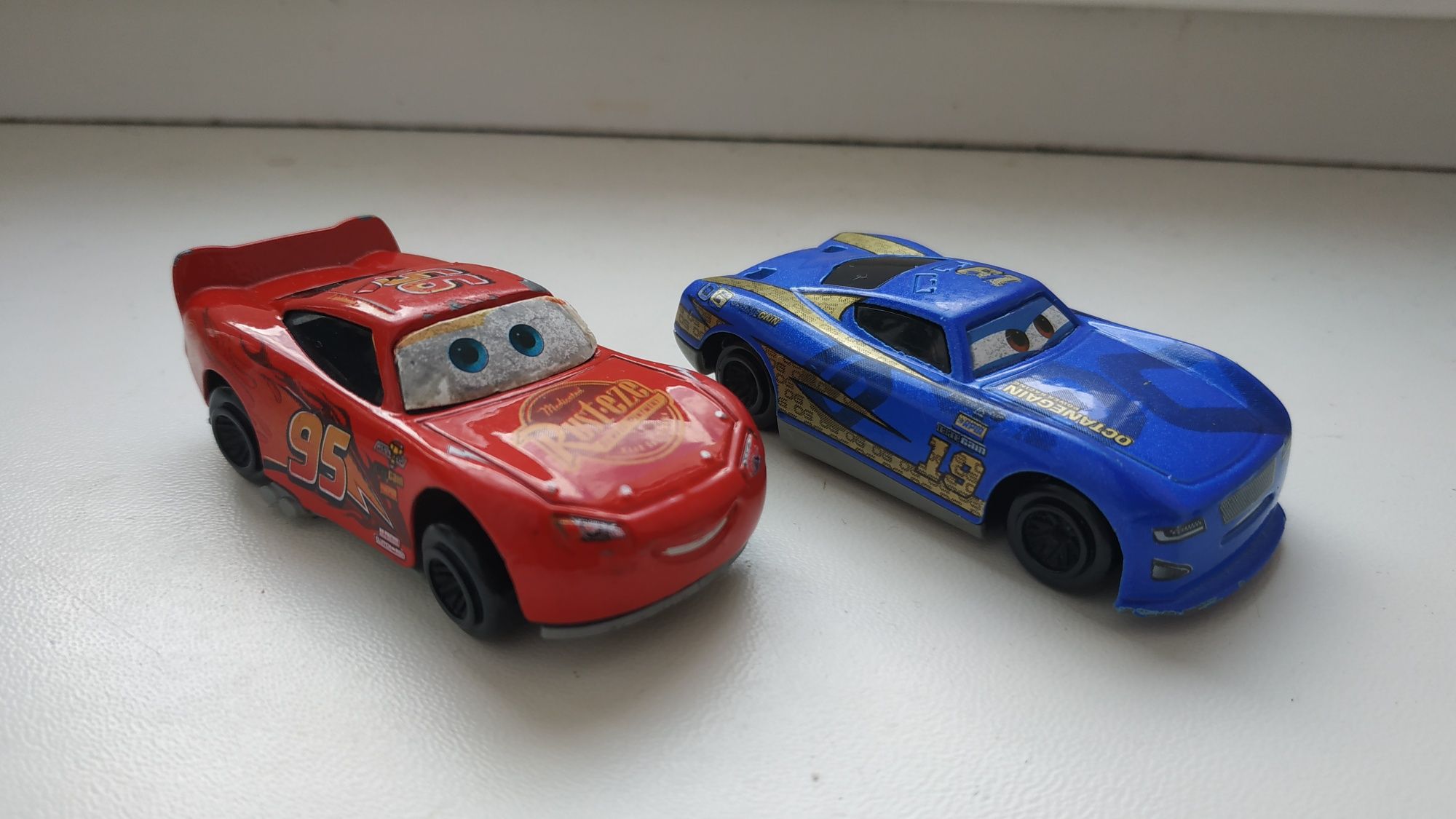 Машинки из м/ф Тачки Mattel и HotWheels. Обмен