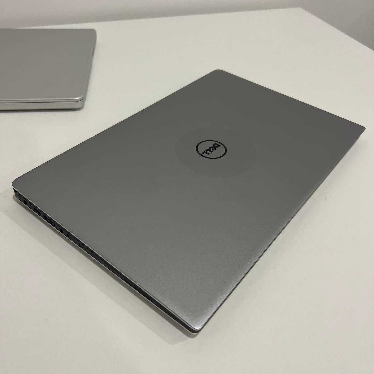 DELL XPS 13 - i7 / 8 gb / 256 GB - Windows 11 Pro