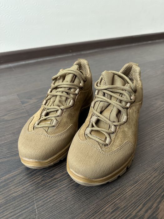 Продам кросівки 38 р