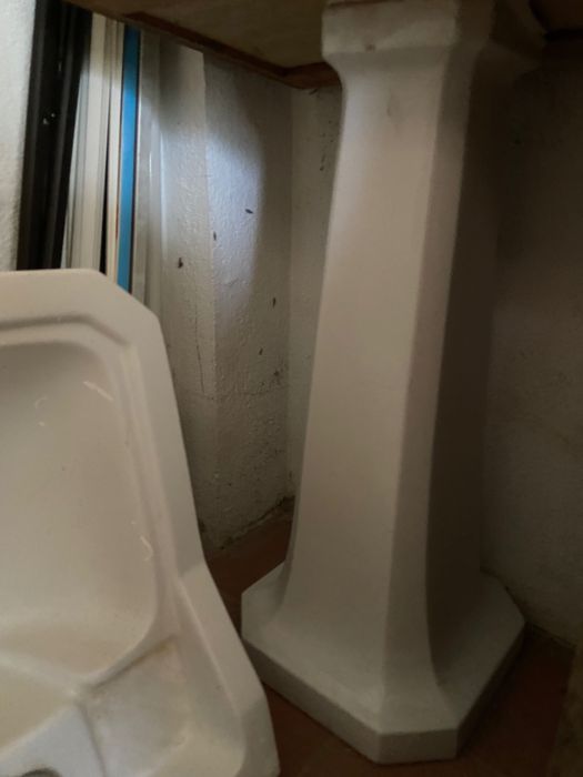 Lavatório antigo - disponível até 1 setembro