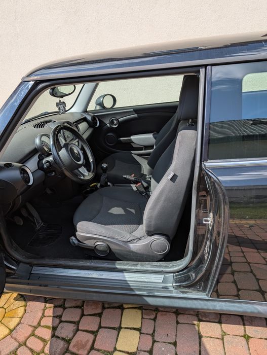 Mini Cooper one  1.4 benzyna