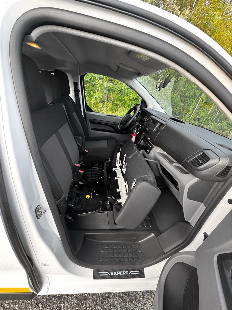Автомобіль Peugeot e-Expert EV L2 100kW 50kWh