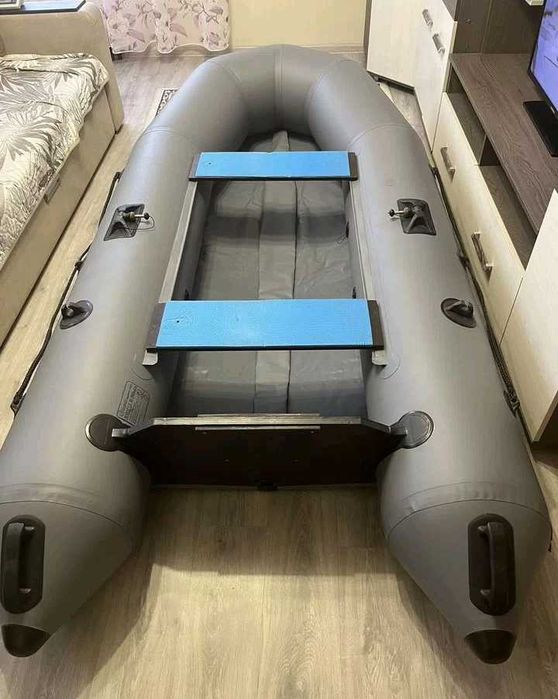 Лодка пвх Лоцман М-290жс киль