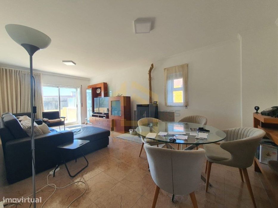 ARRENDAMENTO Apartamento T3 MOBILADO E EQUIPADO com terraço e jardi...