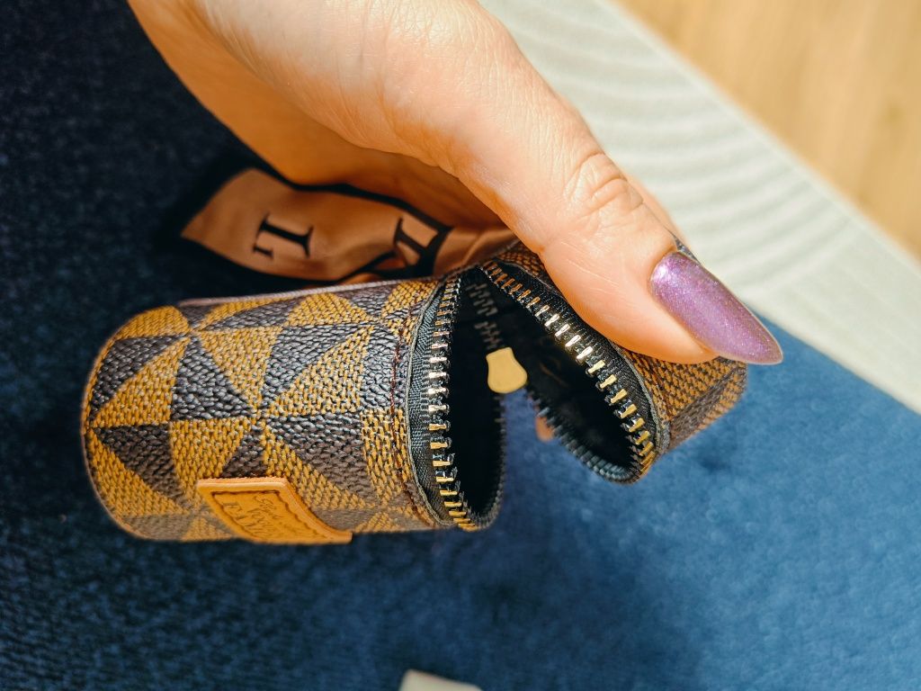 Nowy elegancki brelok do kluczy etui na pomadkę lub inne drobne rzeczy