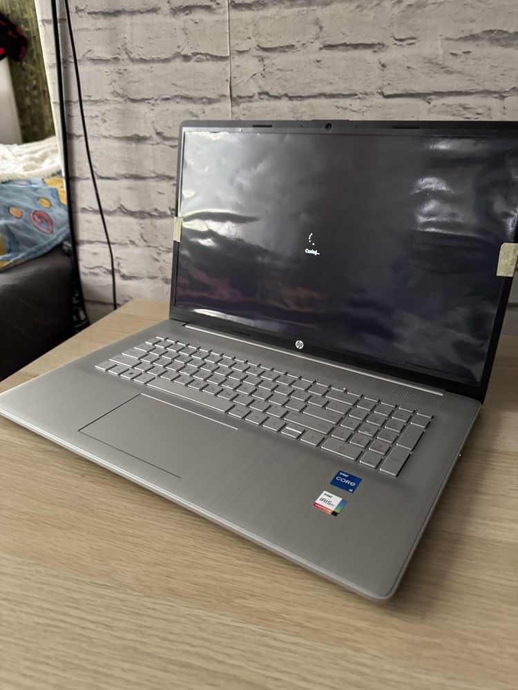 Nowy laptop 17 cali hp