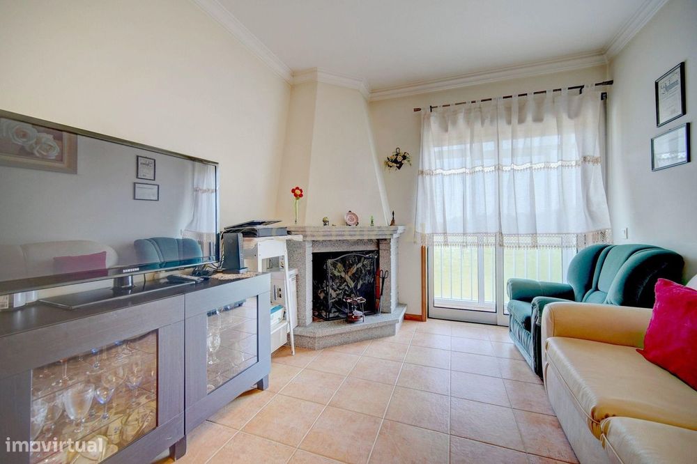Apartamento T1+1 com Vista Panorâmica em Oiã, Aveiro