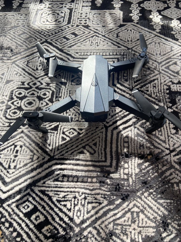 Dron z kamerą - bardzo dobry stan