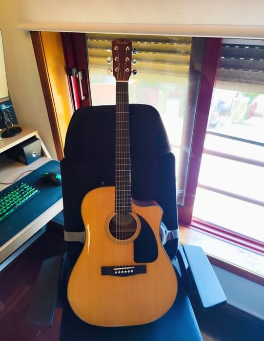Guitarra Electro-Acústica Dreadnought Fender