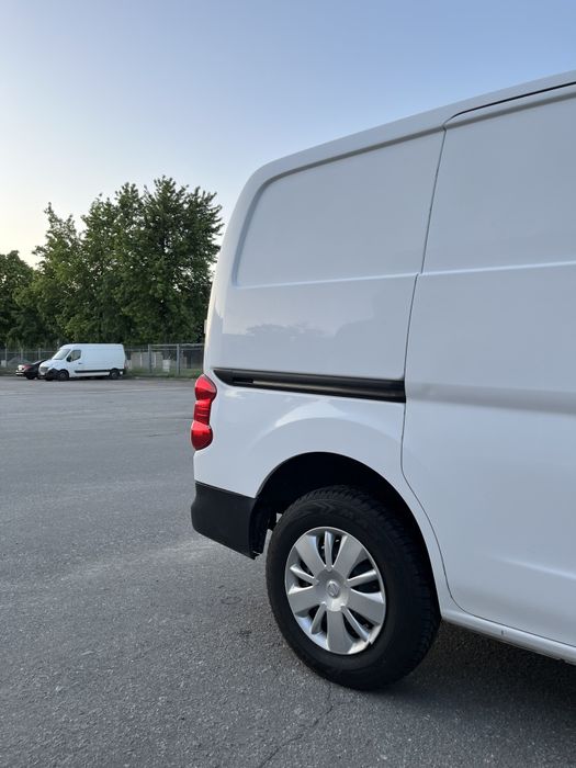 Продам бус Nissan nv200 1.5 dci
