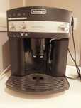 Express do kawy DeLonghi magnifica