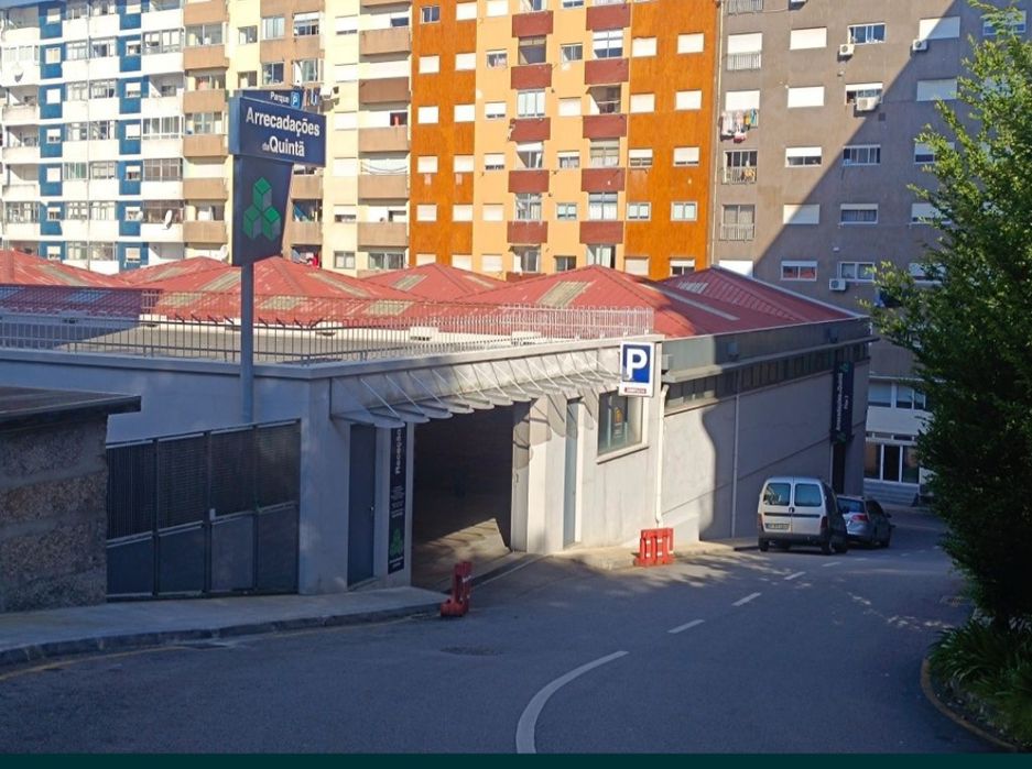 Garagem Fechada (Box ) 20 m2 - Na Quintã - Guimarães Centro