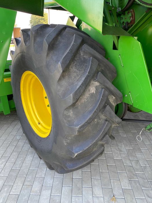 Комбайн John Deere 1072