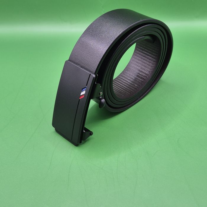 Pasek ze skóry do spodni  z metalową klamrą BMW czarny regulowany Nowy