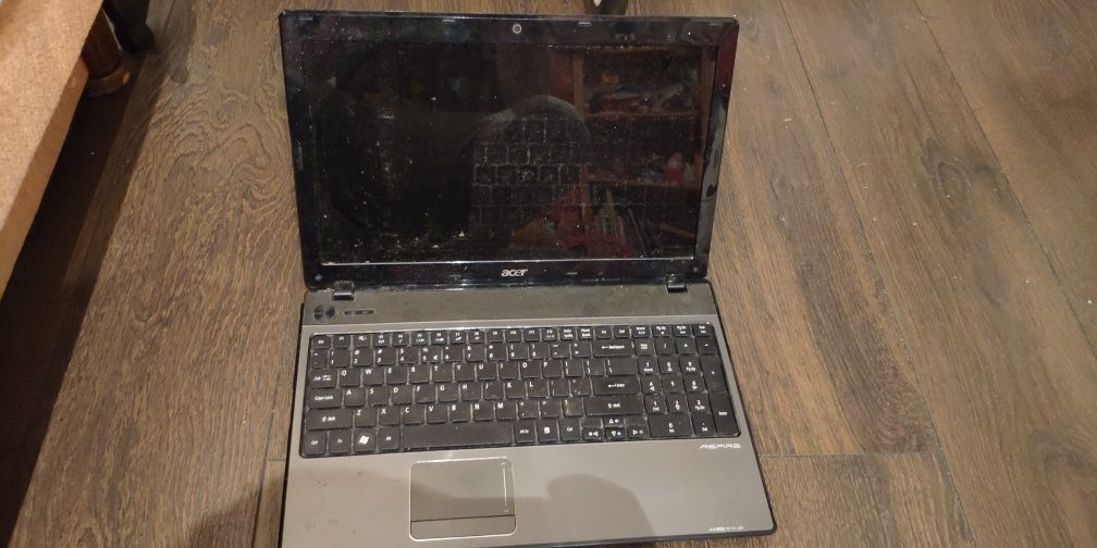 Laptop Acer Aspire 5741 cały na cześci uszkodzony