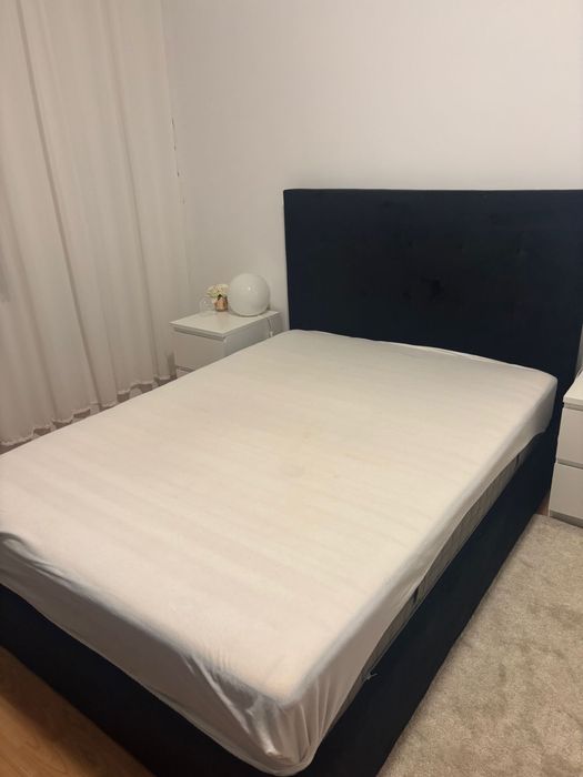 Cama de Casal - Veludo Preto (como nova)