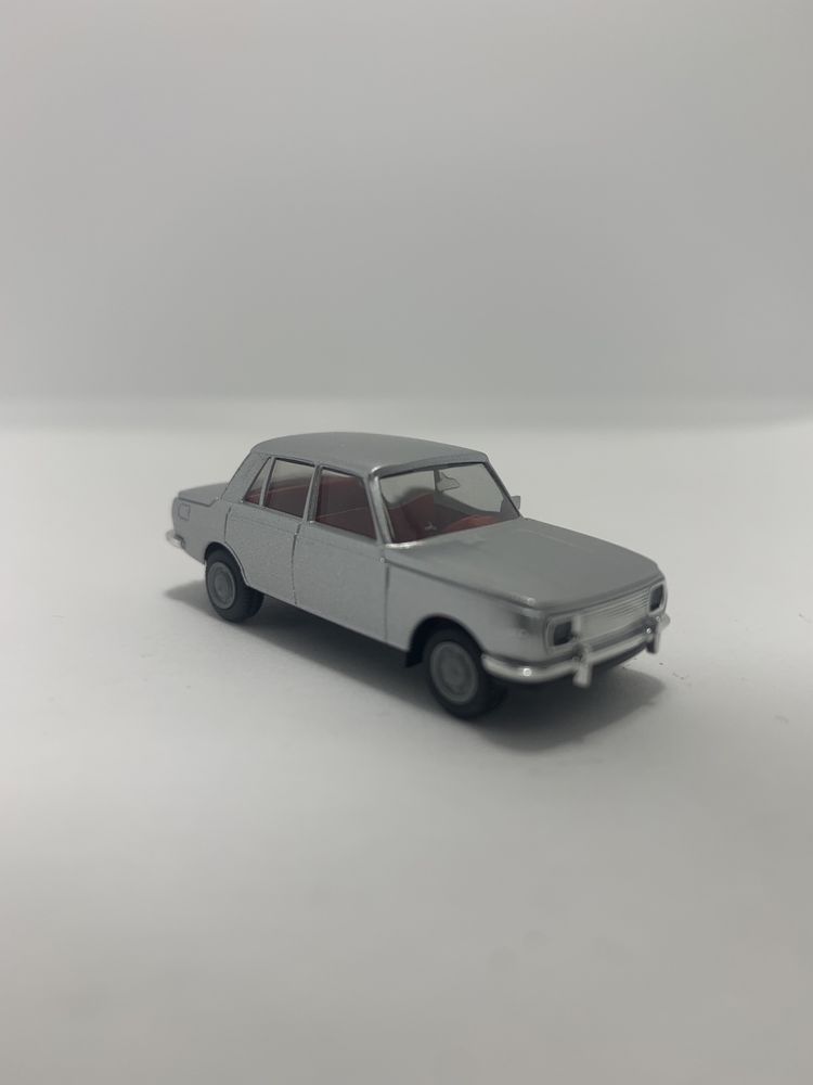 Miniatura Wartburg 353 da Herpa H0 1/87