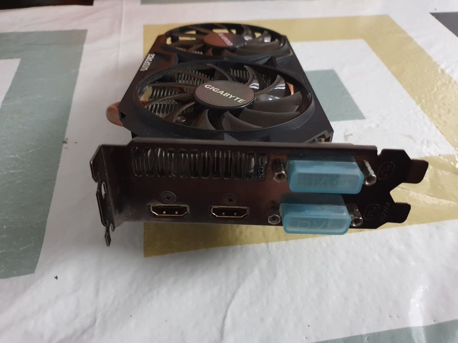 Placa gráfica 750 ti
