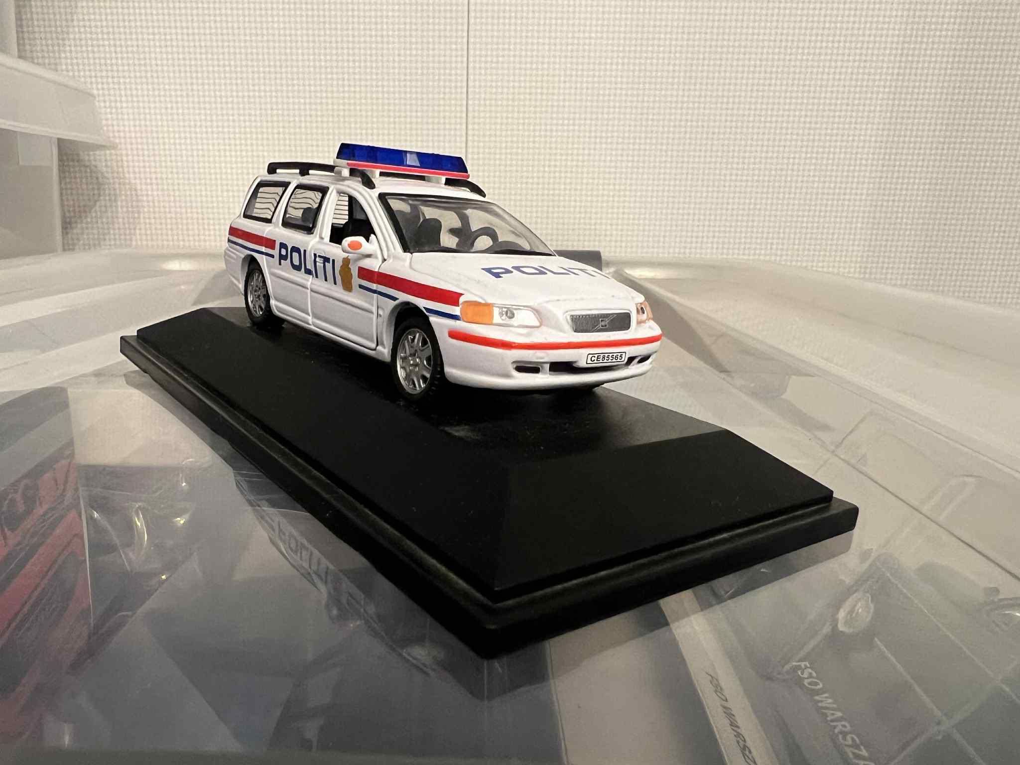 Volvo V70 Politi 1:43 Model Kolekcjonerski